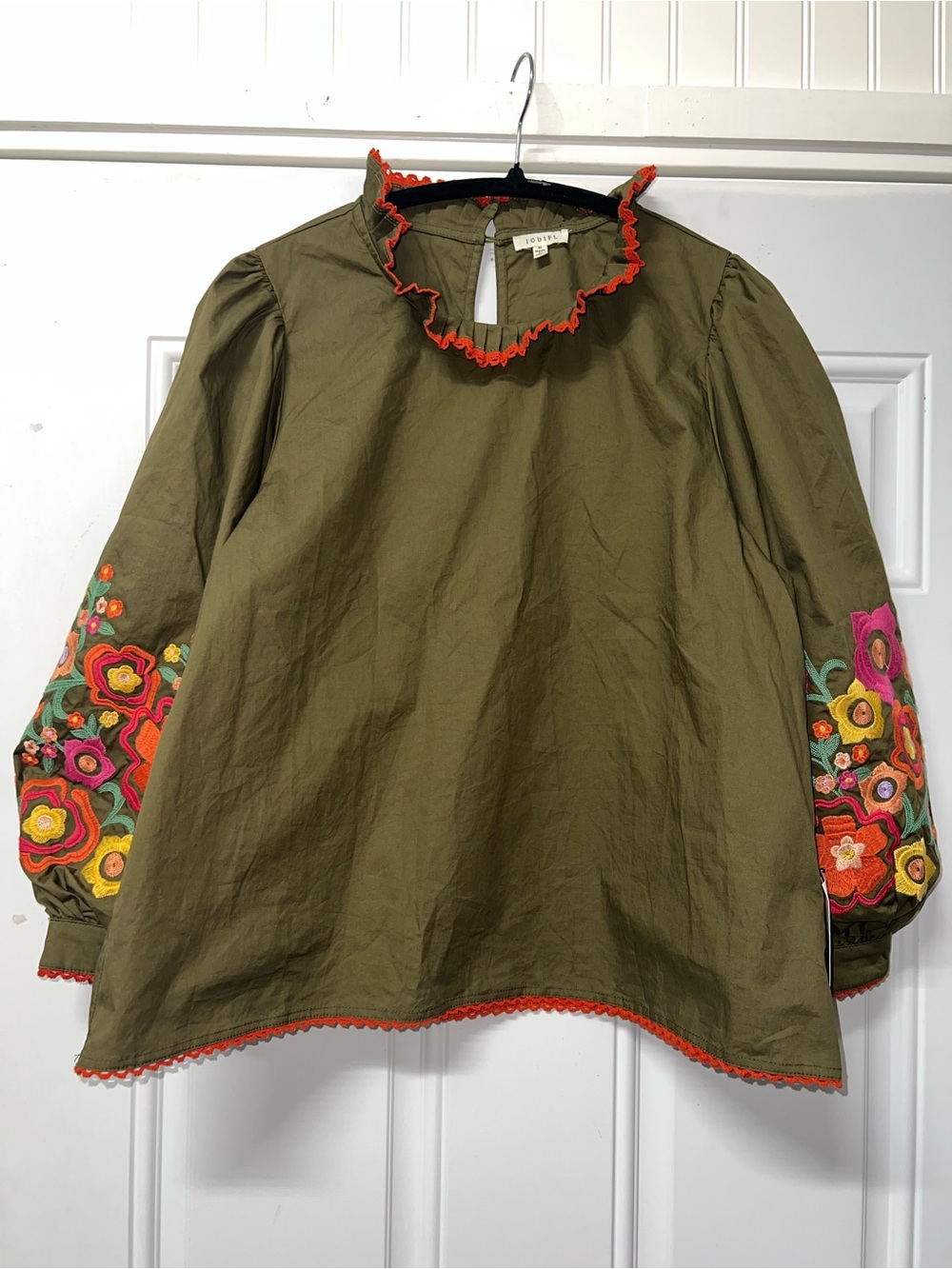 Jodifil medium embroidered bubble long sleeve blouse in olive green - Picture 2 of 10
